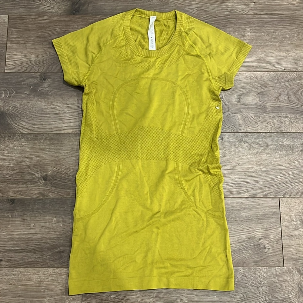 Lululemon Swiftly Tech Short Sleeve - Picture 2 of 3